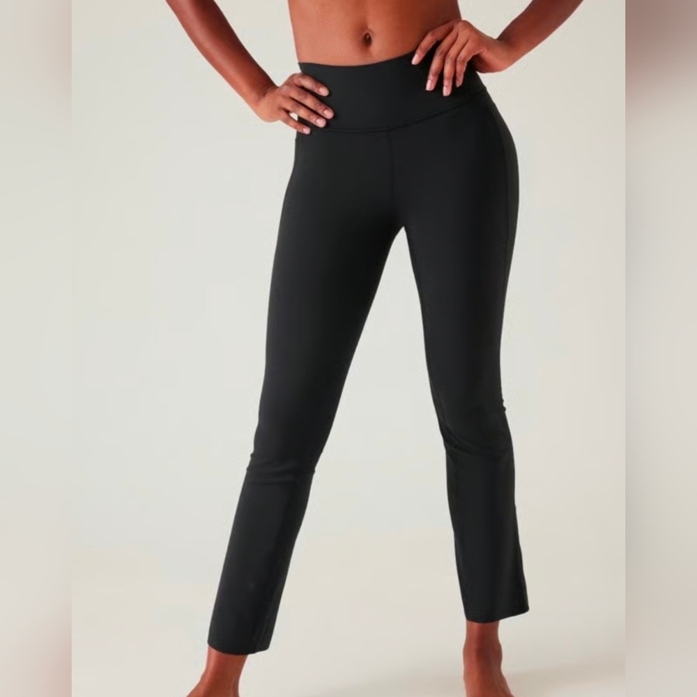 Athleta Women's Transcend Stash Straight Leg Pant Crop X-Small color Black